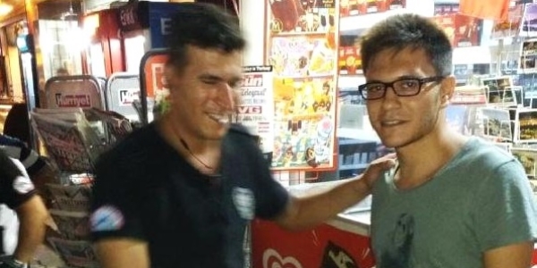 Memur sokakta buldu�u 2 bin dolar� polise teslim etti