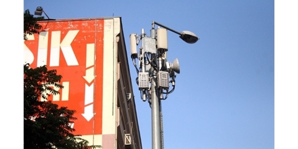 Ev, hastane ve okul civar�ndaki baz istasyonlar�n� ihbar edin