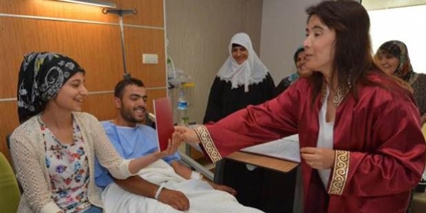 Ameliyat edilince nikahı hastanede kıyıldı