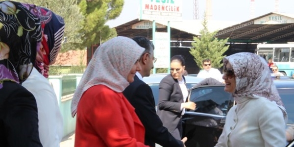 Sare Davutoğlu Soma'da
