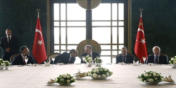 Erdoğan, YÖK Genel Kurul üyeleri ve rektörlerle buluştu