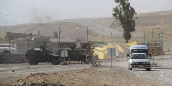 PKK, emdinli'de iki karakola saldrd