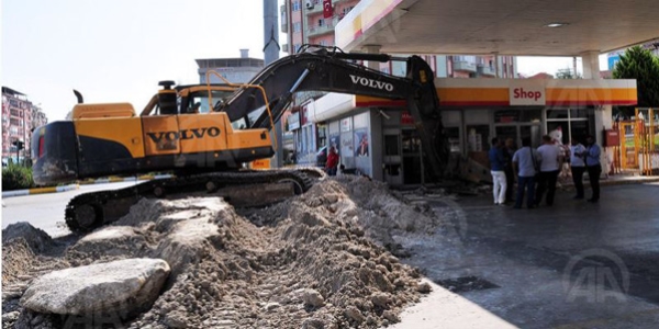 Akaryakıt istasyonunun çalışmasını CHP'li vekil engelliyor iddiası