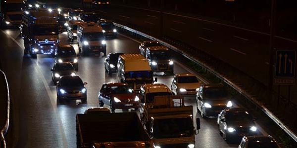 TEM otoyolunda bayram younluu akam da devam etti