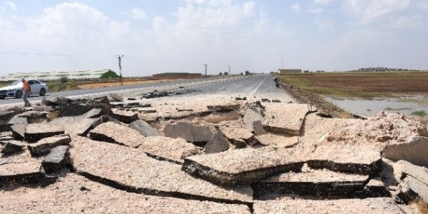 Ter�ristler �pek Yoluna sald�rd�