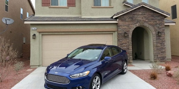 G�ven dibi g�rd�, otomobilden de evden de so�uduk