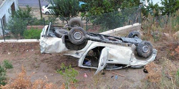 ASKİ'ye ait kamyonet takla attı: 1 ölü, 2 yaralı
