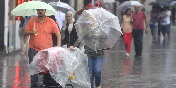 İstanbul'da bayramın ilk günü yağışlı