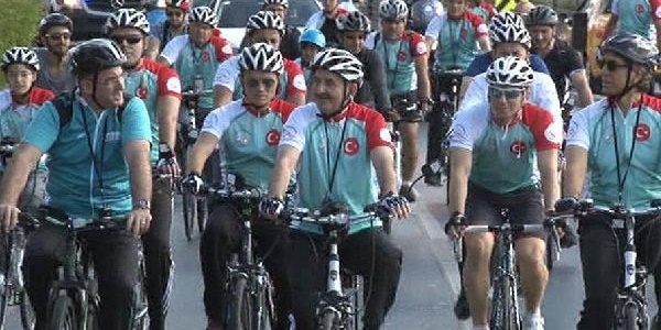 Müezzinoğlu 12 kilometre pedal çevirdi