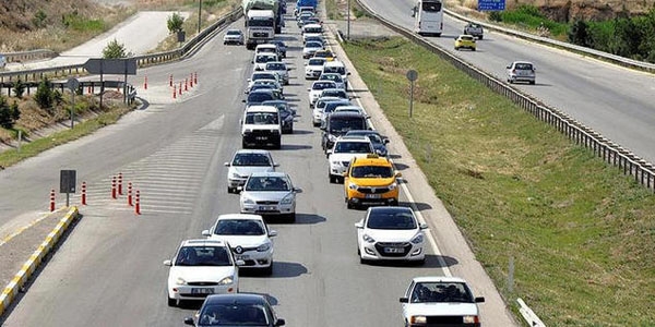 Yollarda bayram yoğunluğu devam ediyor