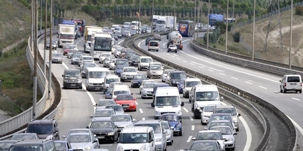 TEM otoyolunda bayram trafi�i