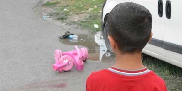 ��p kamyonu 4 ya��ndaki �ocu�u ezdi