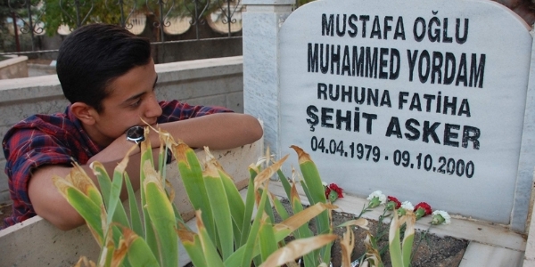 Şehitlikte yatan asker 'şehit' kabul edilmedi