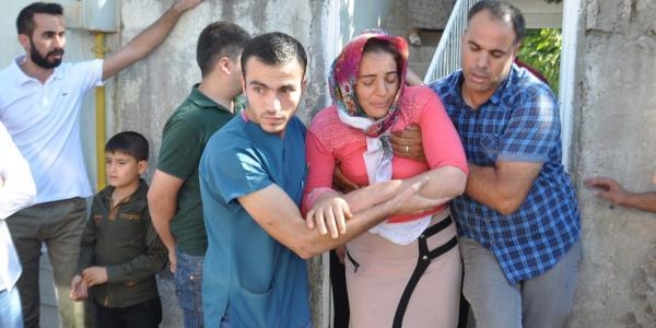Şehit uzman çavuşun baba evine ateş düştü