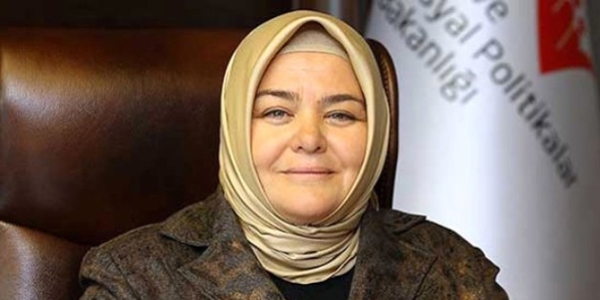 Gürcan: Siyasete kadın eli değmeli
