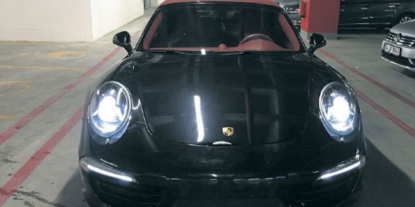Bankadan satılık Porsche!