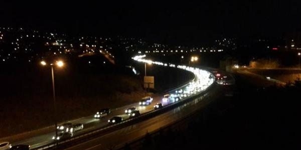 Tatilcilerin dönüş çilesi gecede devam etti
