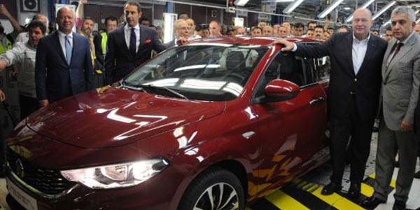 Türkiye'de üretilen ilk 'Fiat Egea' banttan indi