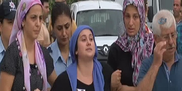 Şehit polislere gözü yaşlı veda
