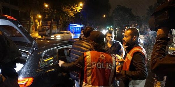 �stanbul'da 4 bin 700 polisle 39 il�ede operasyon