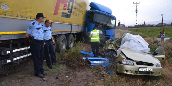 Amasya'da otomobil ile tır çarpıştı: 4 ölü