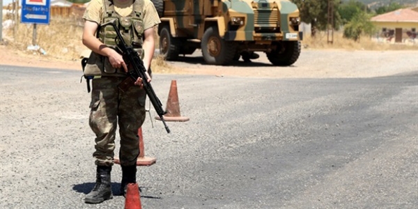 Yüksekova'da 3. Piyade Tümen Komutanlığı'na saldırı