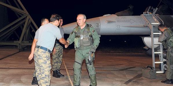 Hava Kuvvetleri Komutanı PKK'ya ait 11 hedefi bombaladı