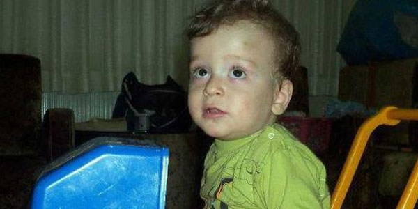 �zerine televizyon devrilen bebek �ld�