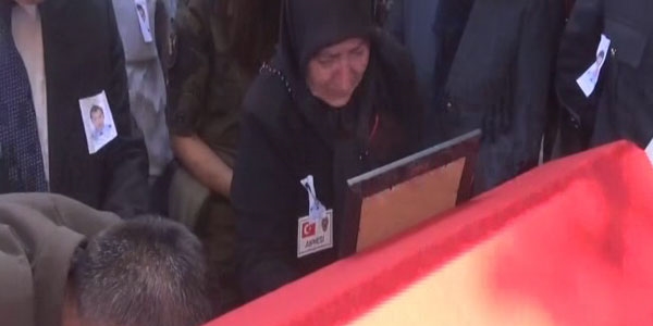22 yaşındaki şehit polise son görev