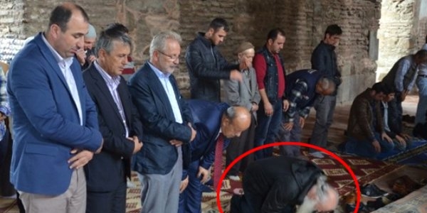 Gürcü piskoposlar cuma namazına iştirak etti