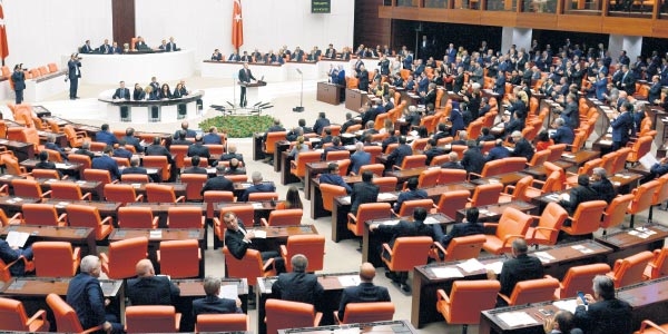 Sadece 34.5 saat vekillik mesaisi yaptılar