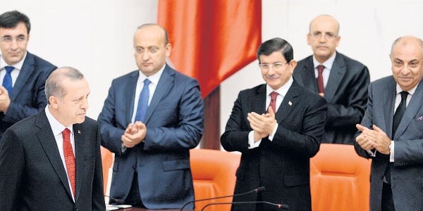 Türkeş, MHP'ye dava açacak
