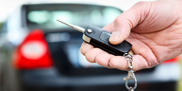 Otomobil ve hafif ticari ara� pazar� Eyl�l'de k���ld�