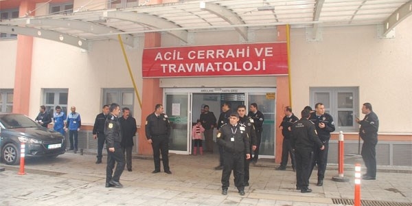 Üzerine televizyon düşen 3 yaşındaki çocuk ağır yaralandı