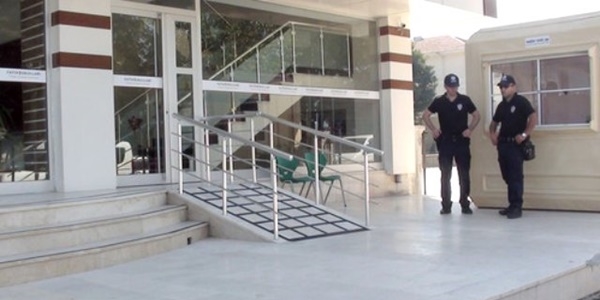 Siirt'te bazı eğitim kurumlarında polis arama yapıyor
