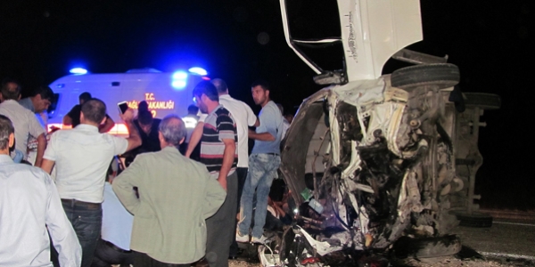 Gaziantep'te trafik kazas: 2 l, 12 yaral