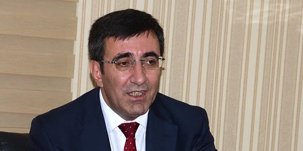 Ylmaz: Baskyla alnan oy, aslnda irade hrszldr