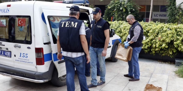 Antalya'da YDG-H'ye ait öğrenci derneğinde arama