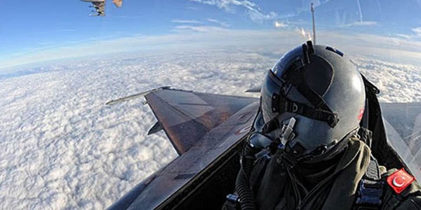TSK'nın pilotları yüksek maaşı reddediyor