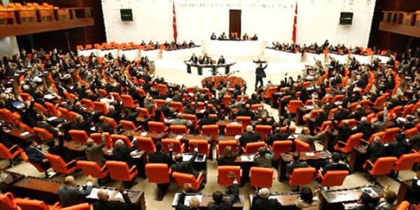 Vekillere 3 aylık peşin maaş verilecek