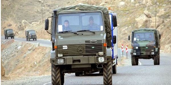 Diyarbakr'da askeri araca saldr: 23 asker yaraland