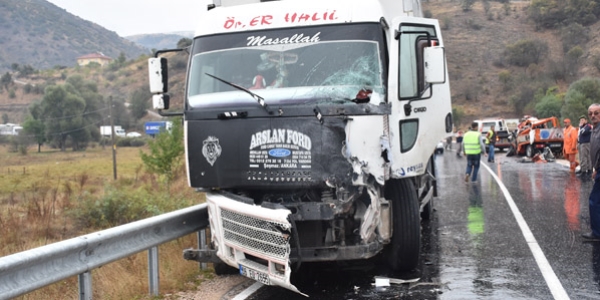 Ankara'da trafik kazası: 2 ölü, 2 yaralı