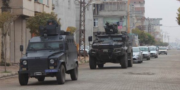 Şırnak'ta zırhlı polis araçlarına silahlı saldırı