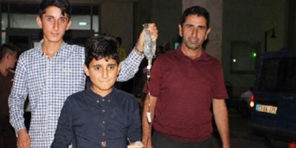 107 öğrenci tavuk dönerden zehirlendi