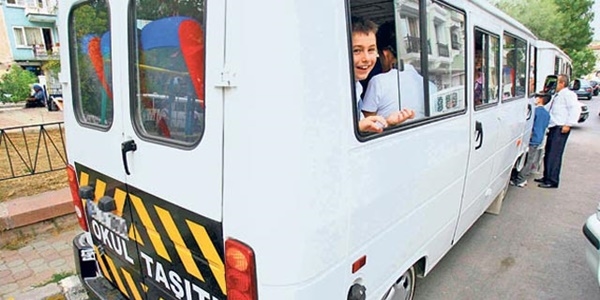 Öğrenci servislerinden 'fazla para alanıyor' iddiası