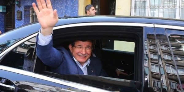 Yarım asırlık komşusu Davutoğlu'nu anlattı