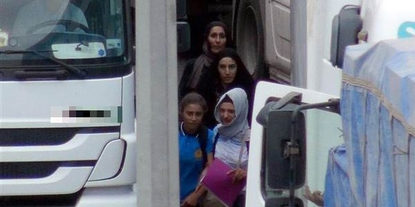 Onlar sadece okullarına gidiyor