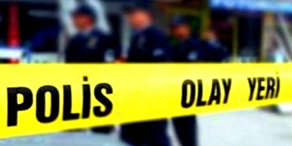 Polisi eşi ve çocuğunun yanında şehit ettiler