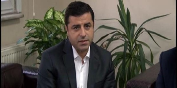 Demirtaş'ın toplantısı öncesi HDP İl Binası'nda güvenlik araması