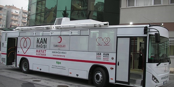 Ankara'da Türk Kızılayı'na ait kan alma aracına saldırı